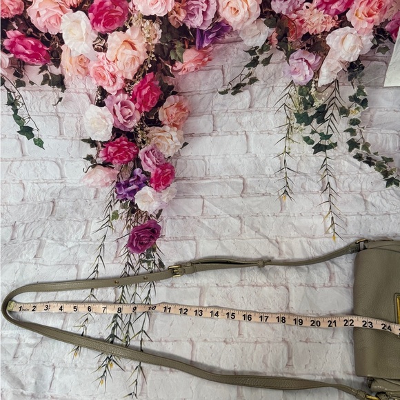 Marc by Marc Jacobs Gray Beige Leather Crossbody Bag - Picture 12 of 12